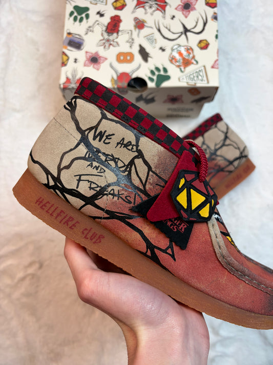 Clarks Boots en Nubuck Wallabee x Stranger Things