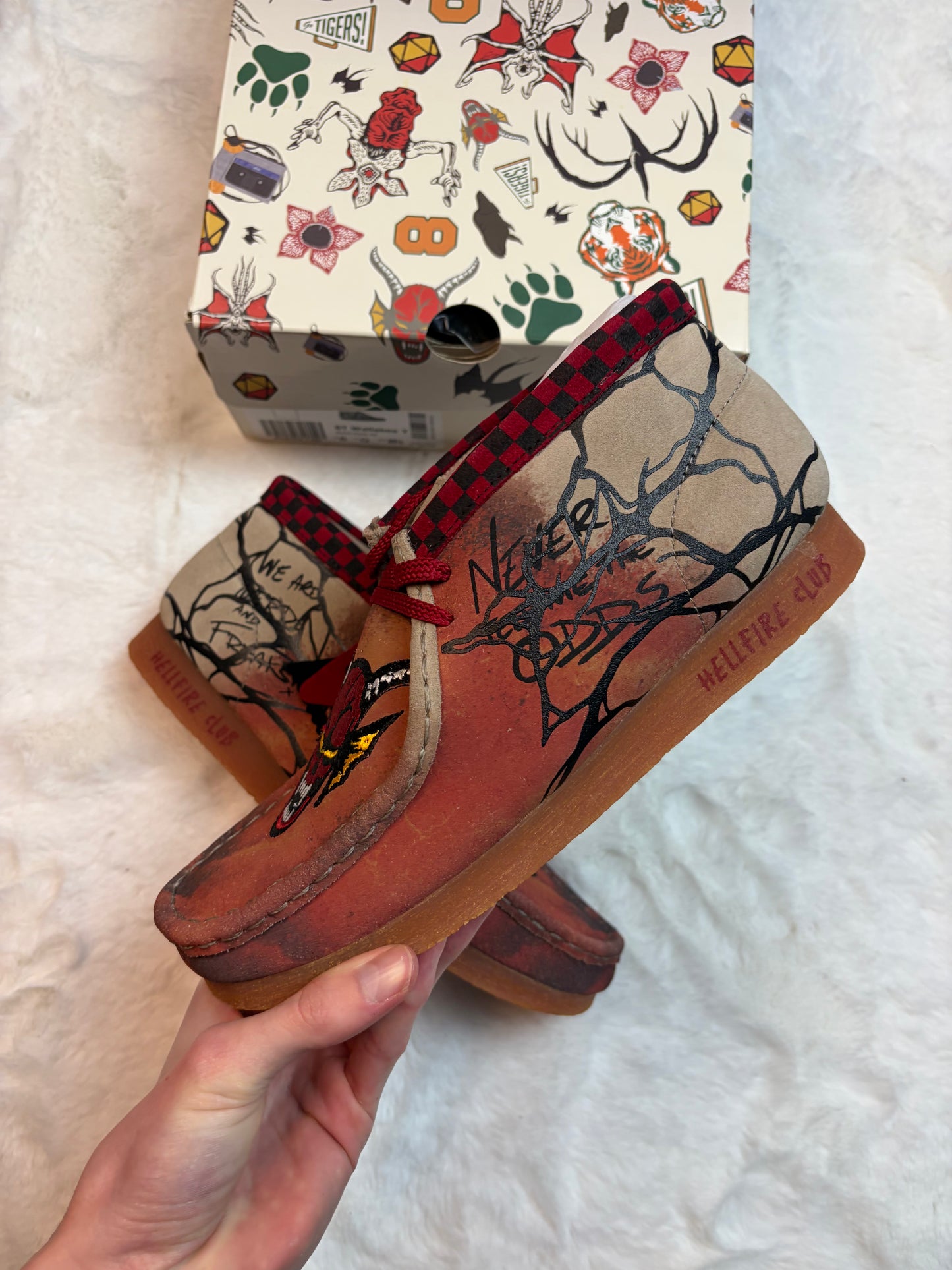 Clarks Boots en Nubuck Wallabee x Stranger Things