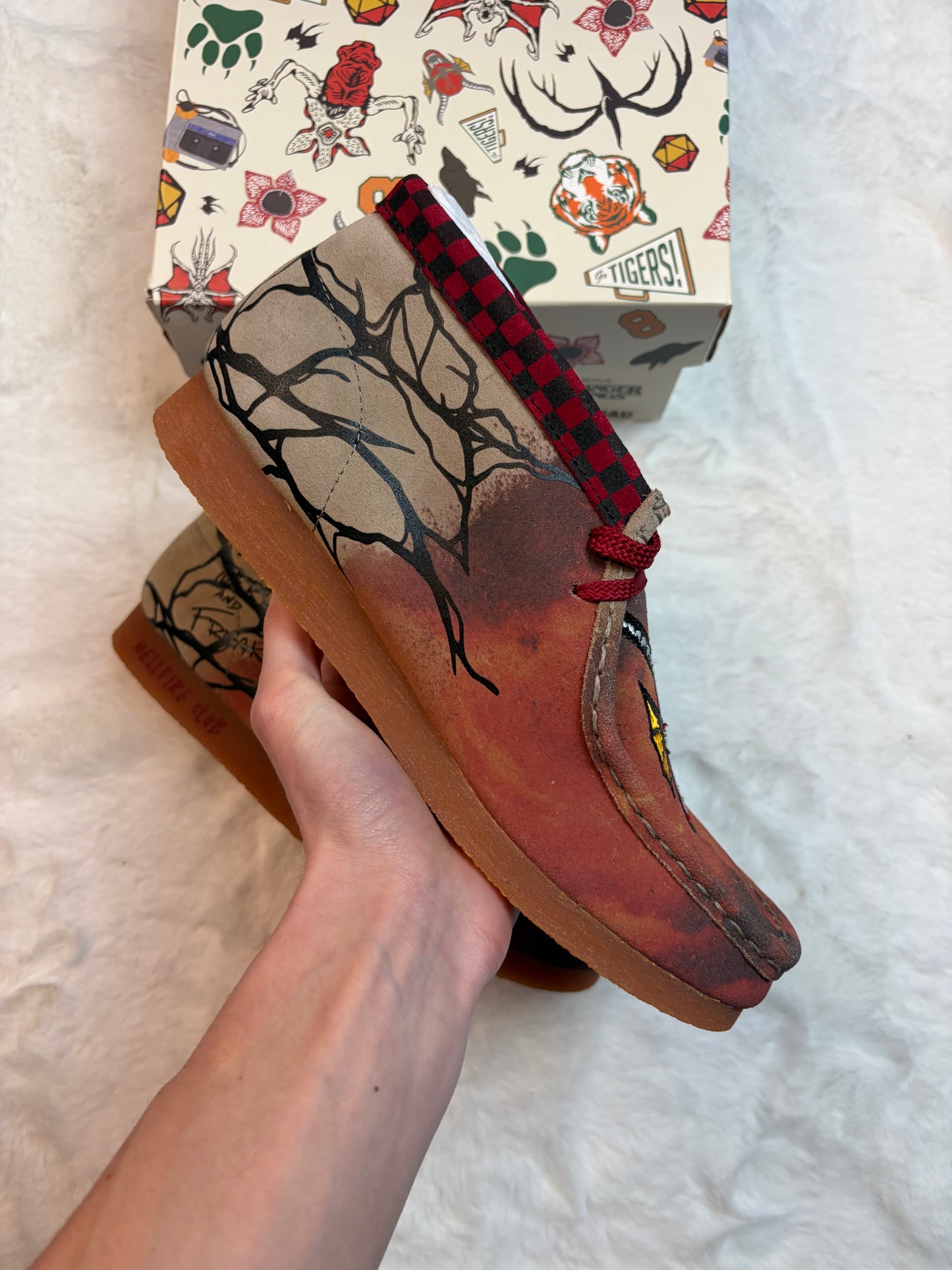 Clarks Boots en Nubuck Wallabee x Stranger Things