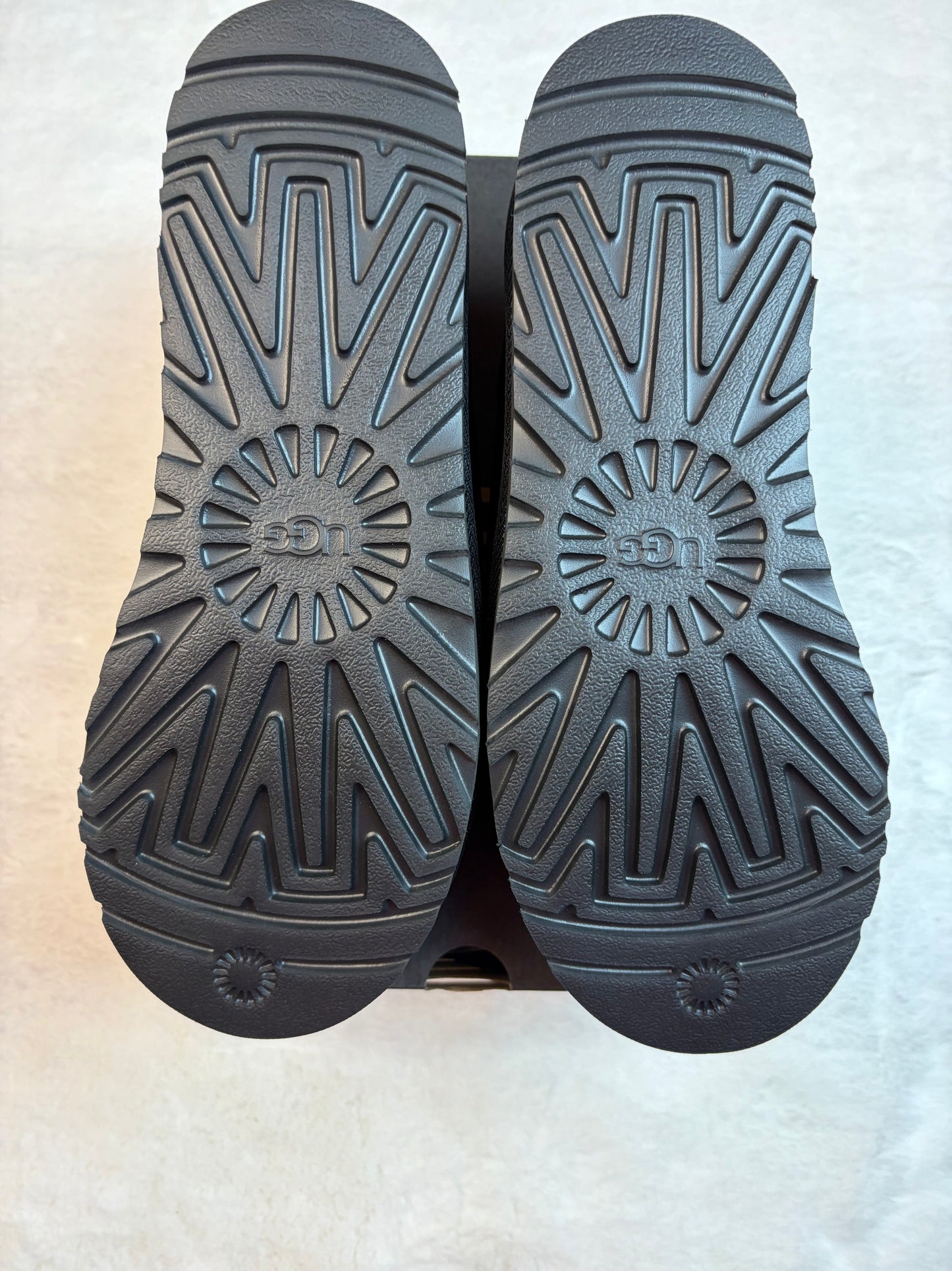 UGG Tasman Noir